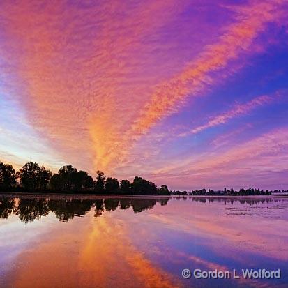 Rideau Canal Sunrise_15023-5.jpg - Photographed along the Rideau Canal Waterway near Smiths Falls, Ontario, Canada.